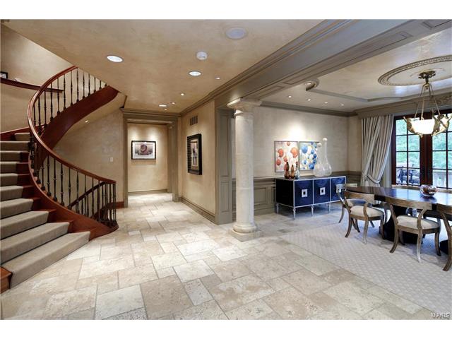 1290 Dry Ridge Road, Town And Country, MO 63131