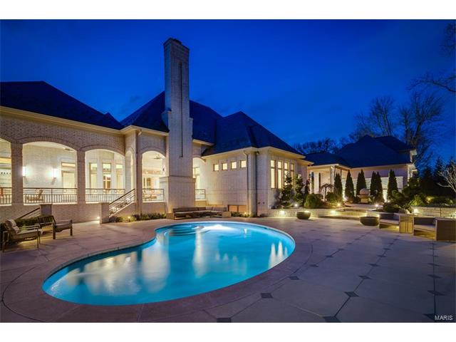 42 Huntleigh Woods Drive, Huntleigh, MO 63131