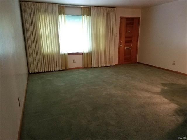 8131 Blueberry Lane, Berkeley, MO 63134
