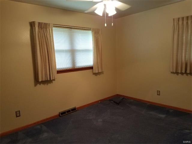 8131 Blueberry Lane, Berkeley, MO 63134