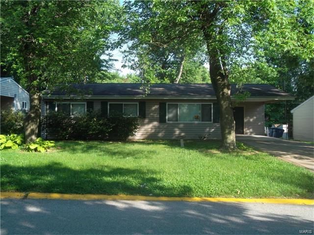 9832 Treadway Lane, St Louis, MO 63134