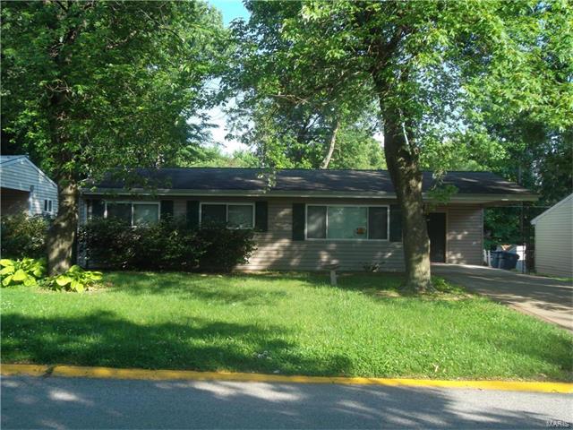 9832 Treadway Lane, St Louis, MO 63134