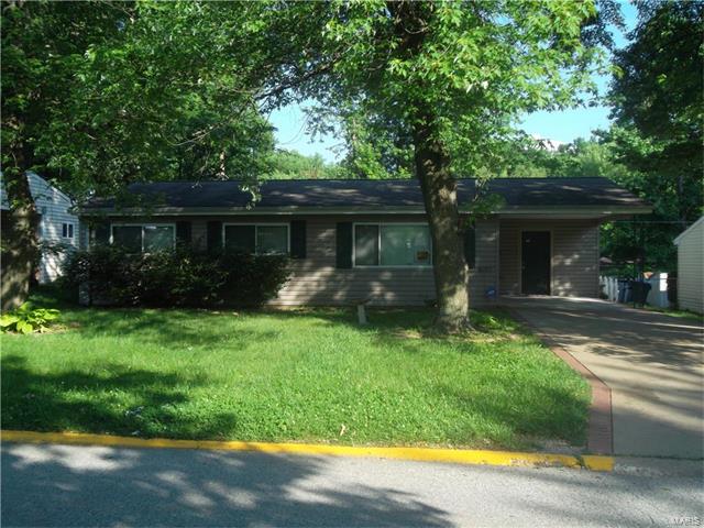 9832 Treadway Lane, St Louis, MO 63134