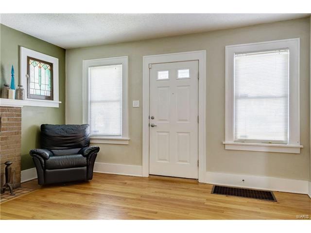 718 Wesley Avenue, St Louis, MO 63135