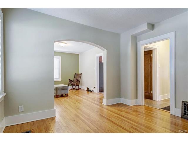 718 Wesley Avenue, St Louis, MO 63135