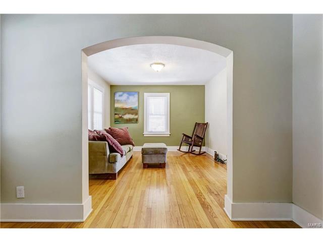 718 Wesley Avenue, St Louis, MO 63135