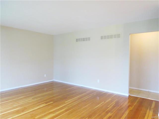 9908 Dunnideer Drive, St Louis, MO 63136