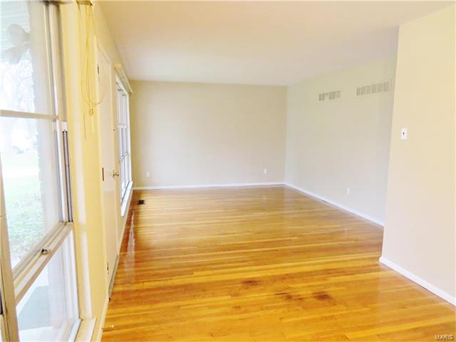 9908 Dunnideer Drive, St Louis, MO 63136