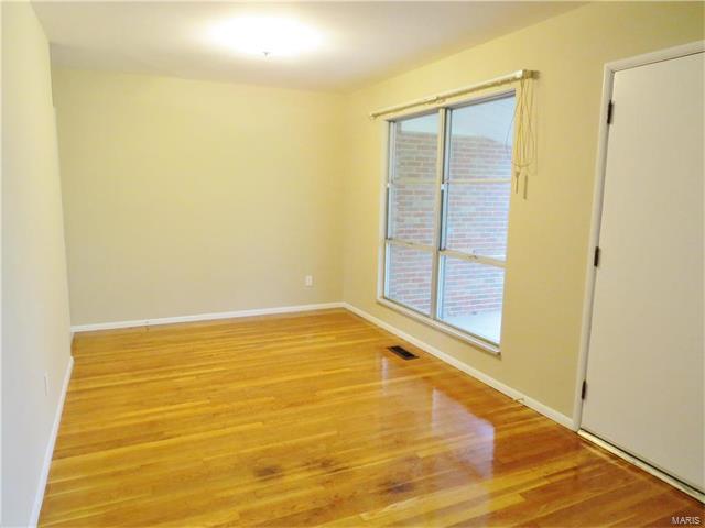 9908 Dunnideer Drive, St Louis, MO 63136