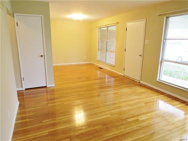 9908 Dunnideer Drive, St Louis, MO 63136