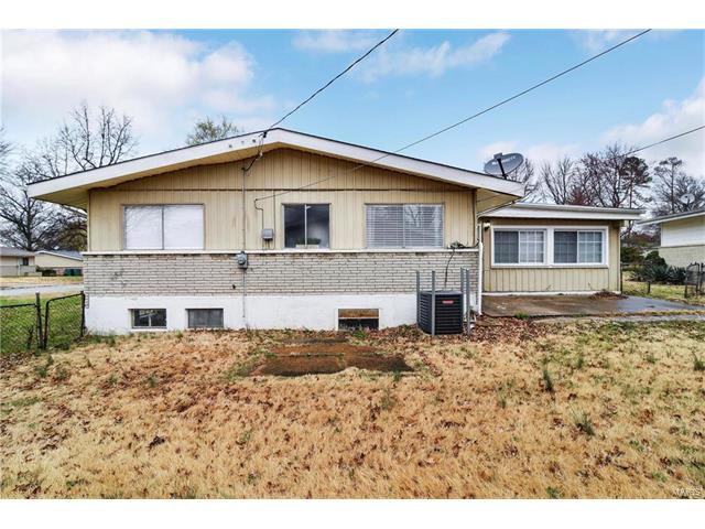 2240 Crandel, St Louis, MO 63136