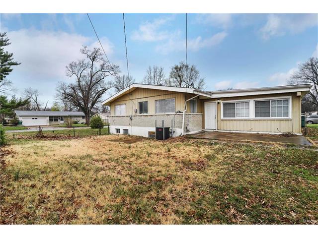 2240 Crandel, St Louis, MO 63136