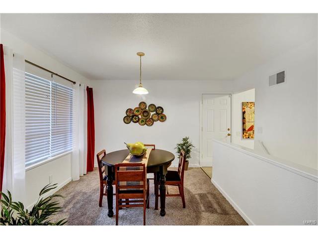 2240 Crandel, St Louis, MO 63136
