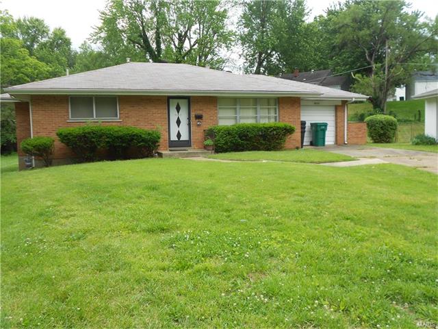 8836 Cherrywood Lane, St Louis, MO 63136