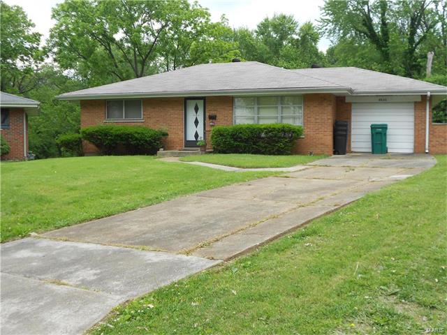 8836 Cherrywood Lane, St Louis, MO 63136
