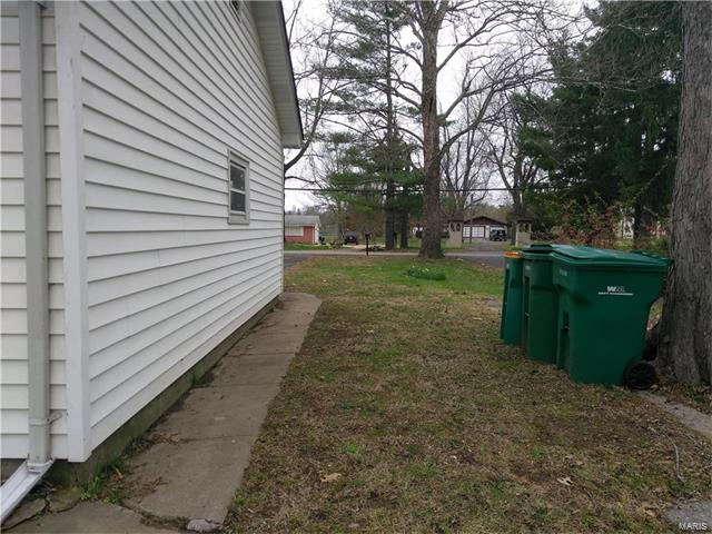 10432 Toelle Lane, St Louis, MO 63137