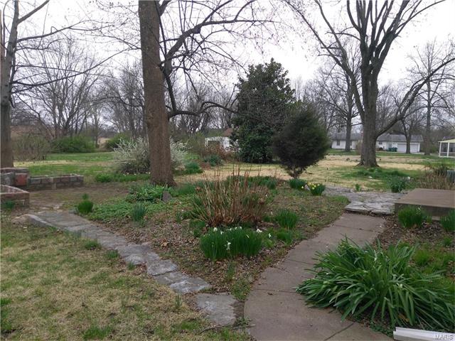 10432 Toelle Lane, St Louis, MO 63137