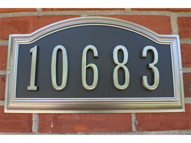 10683 Foxpath Drive, St Louis, MO 63137