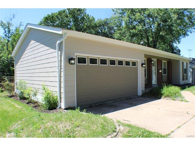 10683 Foxpath Drive, St Louis, MO 63137
