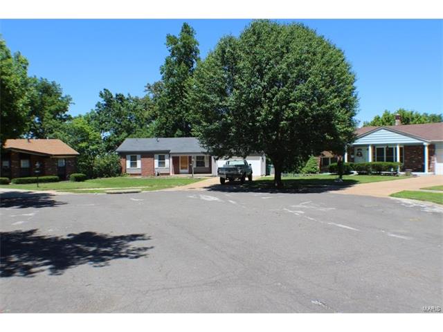 10683 Foxpath Drive, St Louis, MO 63137