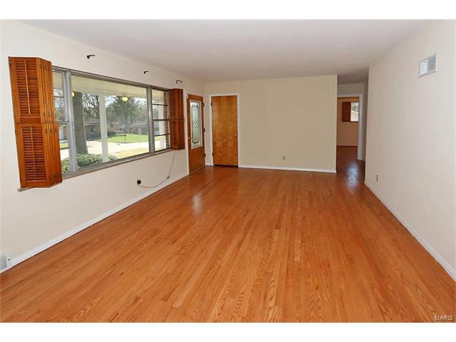 1926 Asheboro Drive, St Louis, MO 63138