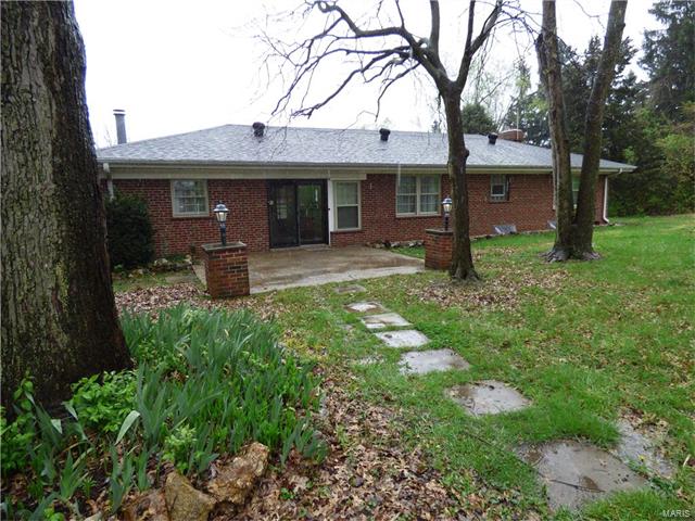 12087 Riverview Drive, St Louis, MO 63138