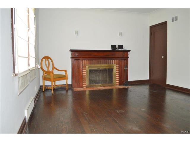 1647 Talisman Lane, St Louis, MO 63138