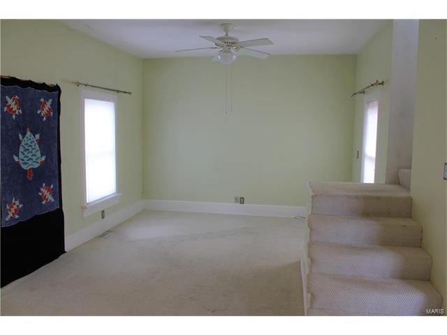6566 Southwest Avenue, St Louis, MO 63139