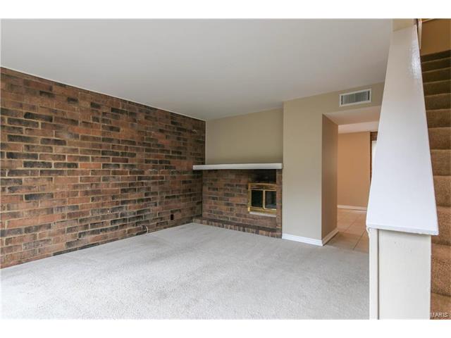 657 Coeur De Royale Drive, St Louis, MO 63141