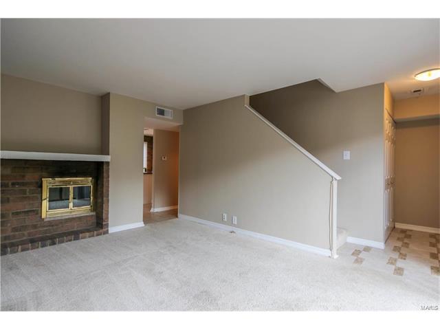 657 Coeur De Royale Drive, St Louis, MO 63141