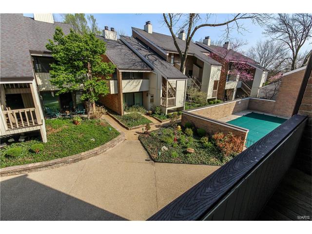 657 Coeur De Royale Drive, St Louis, MO 63141