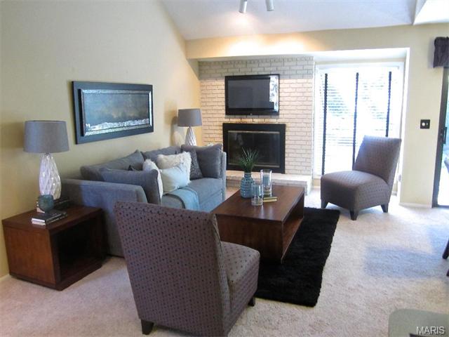 958 Somerfor Place, St Louis, United States 63141