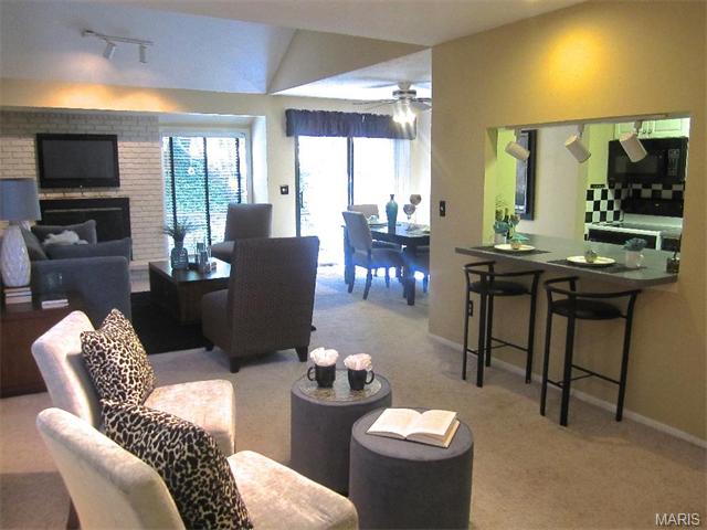 958 Somerfor Place, St Louis, United States 63141