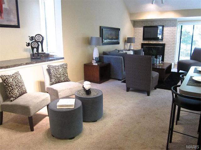 958 Somerfor Place, St Louis, United States 63141