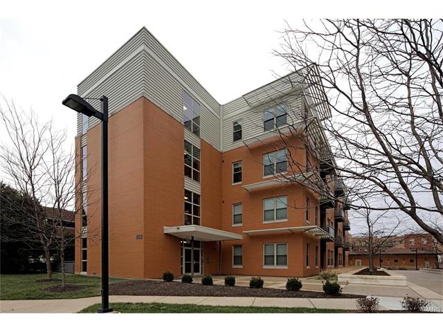 652 Emerson, Creve Coeur, MO 63141