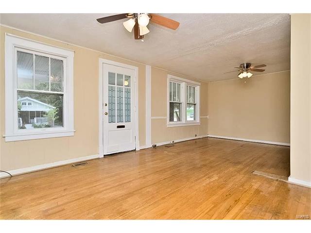 7446 Gayola Place, Maplewood, MO 63143