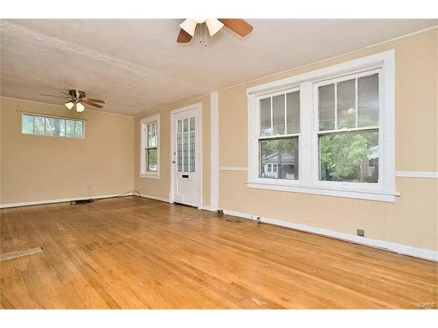 7446 Gayola Place, Maplewood, MO 63143