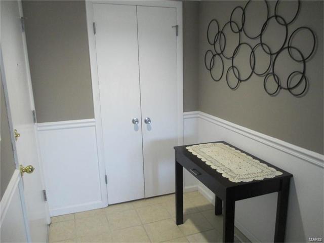 10352 Forest Brook, St Louis, MO 63146