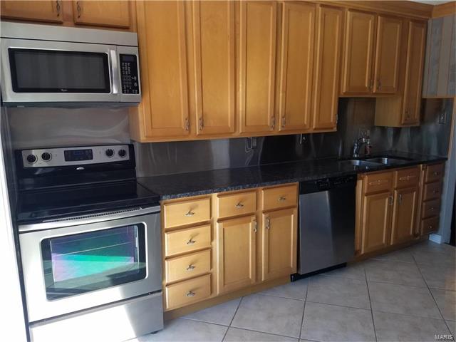 10352 Forest Brook, St Louis, MO 63146