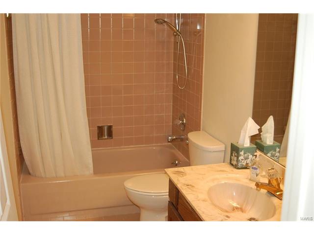 12929 Portulaca Drive, St Louis, MO 63146