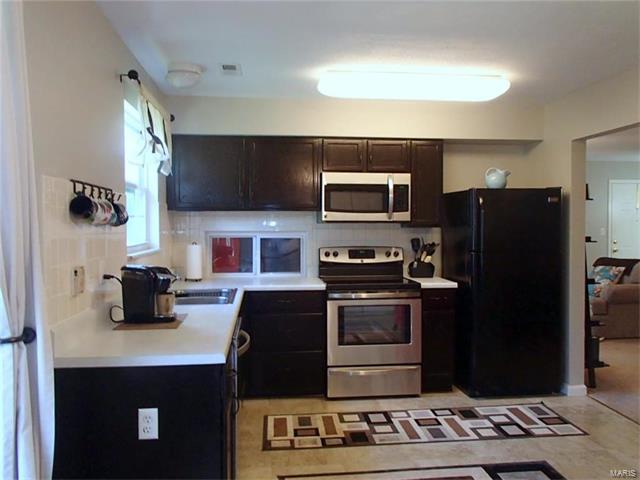 11741 Casa Grande DR F, Maryland Heights, MO 63146