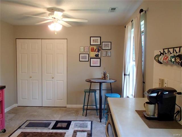 11741 Casa Grande DR F, Maryland Heights, MO 63146