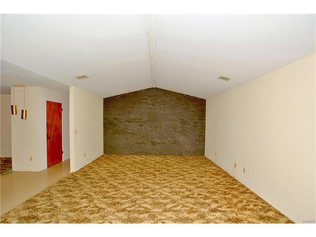 1616 Red Gate Lane, St Louis, MO 63146