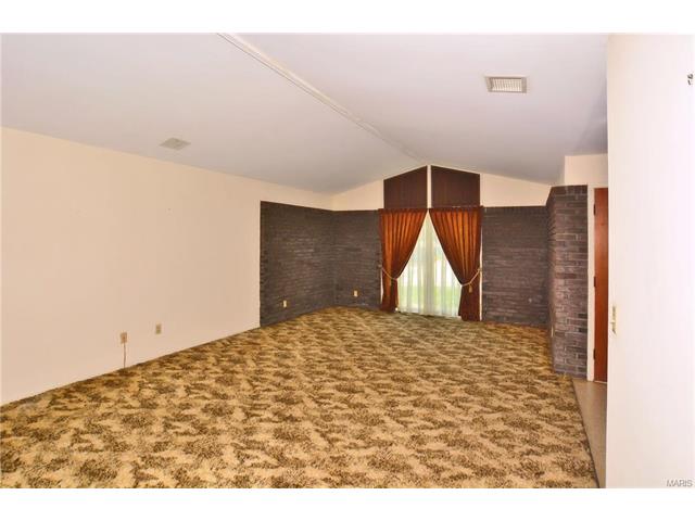 1616 Red Gate Lane, St Louis, MO 63146