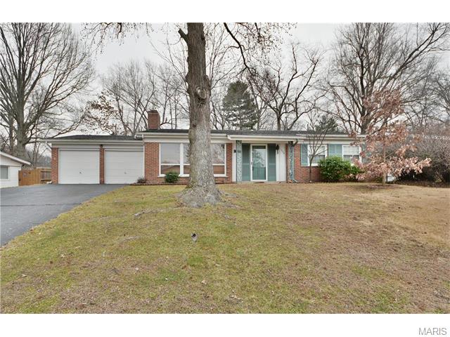 1028 Fashion Square, St Louis, MO 63146