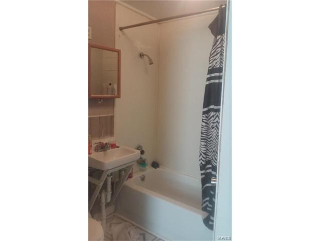 2301 North Benton Avenue, St Charles, MO 63301