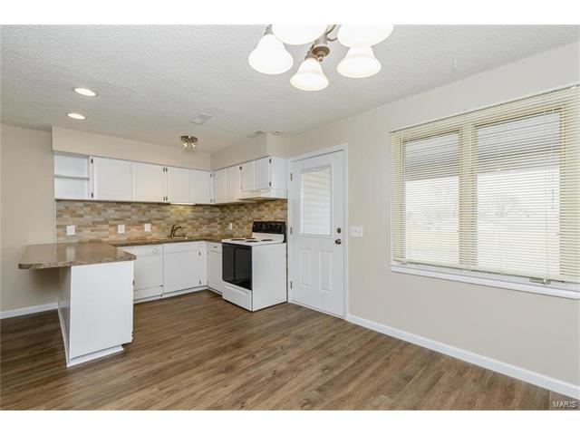 2910 Mayer, St Charles, MO 63301
