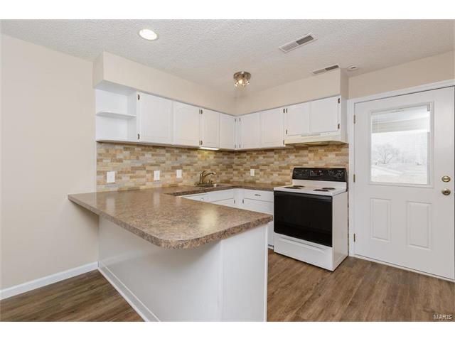 2910 Mayer, St Charles, MO 63301
