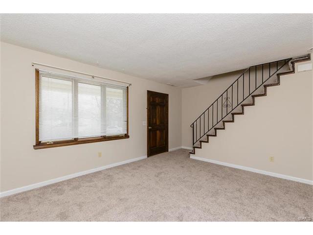 2910 Mayer, St Charles, MO 63301