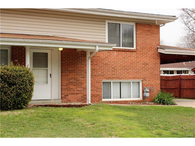 3339 Elm, St Charles, MO 63301